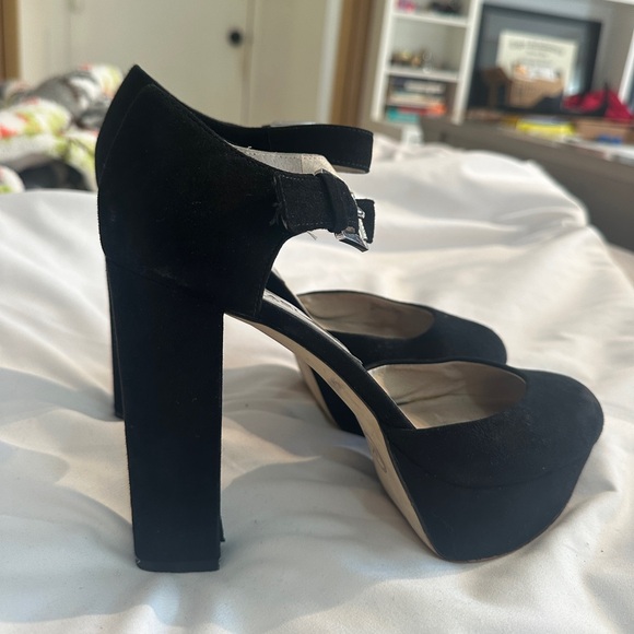 Michael Kors Heels - Picture 2 of 3